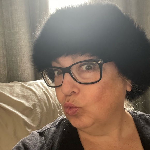 Mob Wives Esthetic Elegant Black Faux Fur Hat - Picture 2 of 2